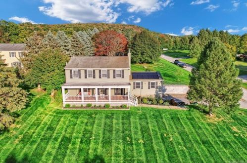 67 Stowe Dr, Poughquag NY  12570-4929 exterior
