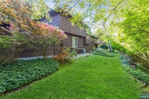 11 Maple Ave, Demarest NJ  07627-2404 exterior