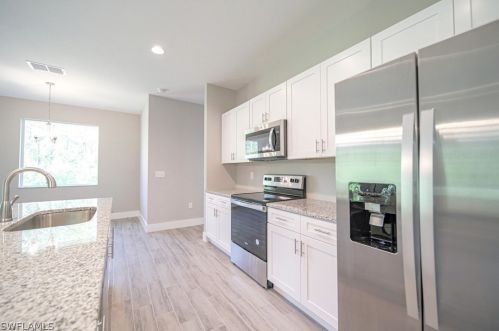 813 Vance St, Lehigh Acres, FL 33974-9625