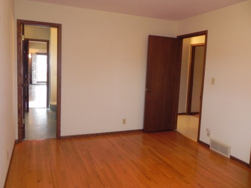 4845 82nd St, Milwaukee WI  53220-4217 exterior