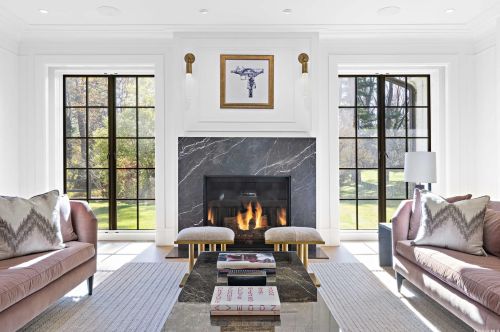 70 Bacon Rd, Westbury NY  11568-1503 exterior