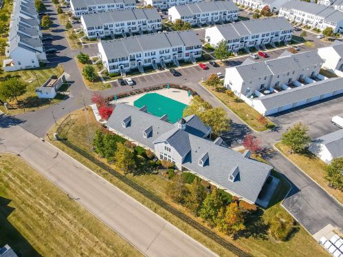 332 Oxford Oak Dr, Blacklick OH  43004-8481 exterior