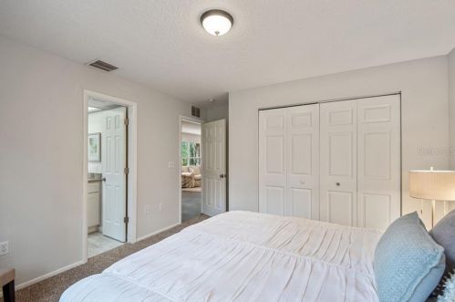 18519 Oshawa Dr, Port Richey FL 34667-5107 exterior