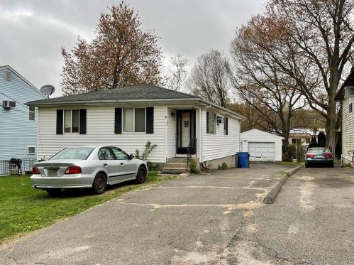88 Brentwood Ave, Waterbury, CT 06705-3012