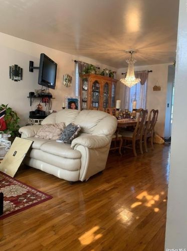 107-09 157th St, Jamaica, NY 11433-2049