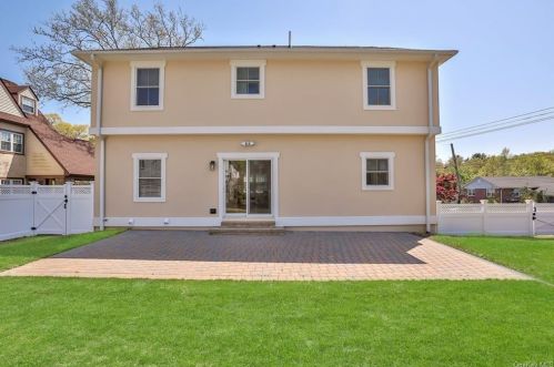 3 Stratford Rd, New Rochelle NY  10804-2519 exterior