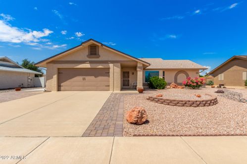 13914 Pinetree Dr, Sun City, AZ 85375-5513