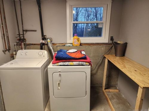 67 Old Windham Rd, South Windham CT  06266-1135 exterior