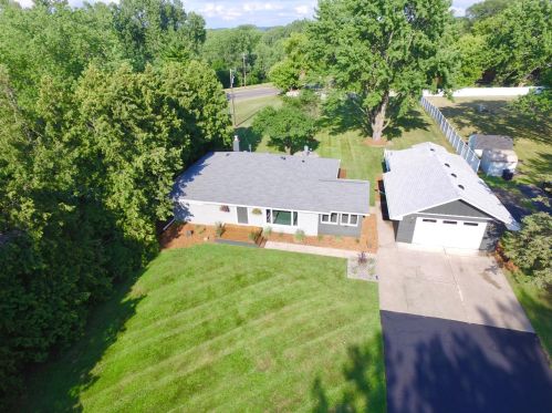 1390 Carrie St, Saint Paul, MN 55118-3202
