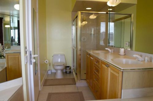 403 La Peninsula Blvd, Naples FL  34113-4038 exterior