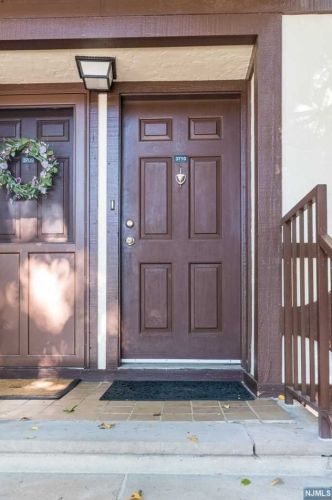 3710 Mark Twain Way, Mahwah NJ  07430-3477 exterior