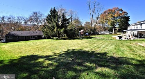 1472 Timberline Dr, Pottstown PA  19465-7234 exterior