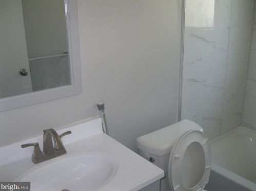 18 Coulter Ave, Camden NJ  08108-1209 exterior