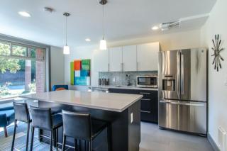 3040 Market St, Seattle WA  98107-4216 exterior