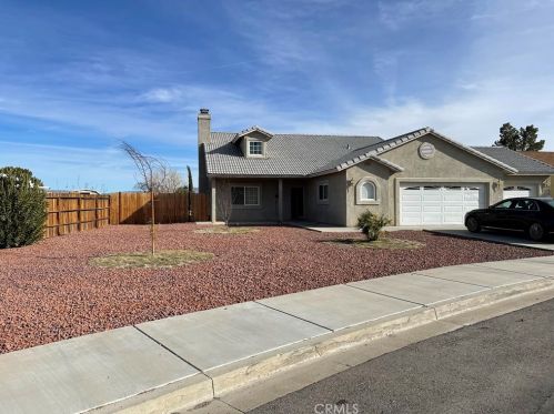 14463 Holly Dr, Victorville, CA 92395-4677