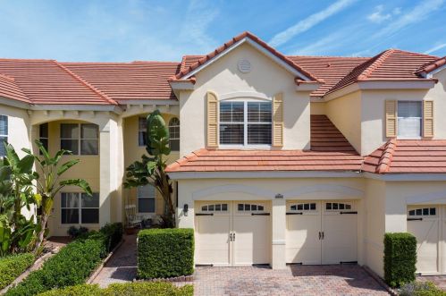 6941 Piazza St, Orlando, FL 32819-5289