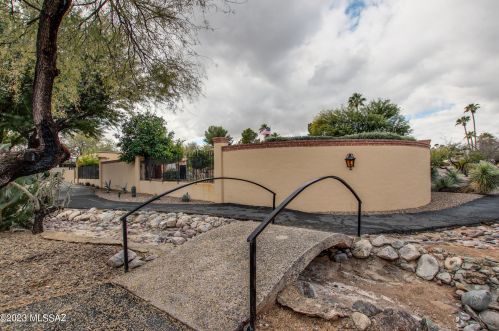 7204 Camino Vecino, Tucson AZ 85715-3418 exterior