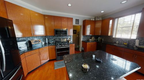 387 Smith Rd, Hauppauge, NY 11779-2206