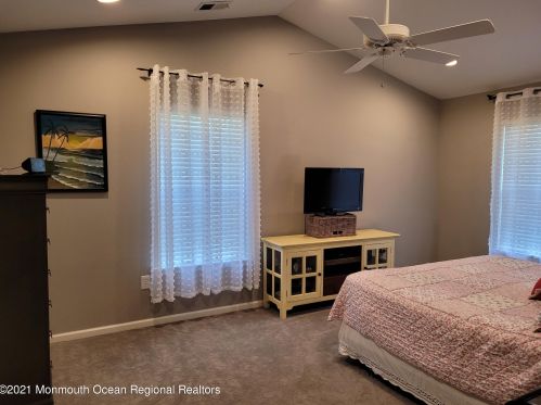 433 Mowat Cir, Trenton NJ  08690-3220 exterior