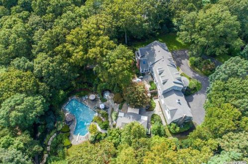 10 Redmond Ln, Muttontown, NY 11771-3109