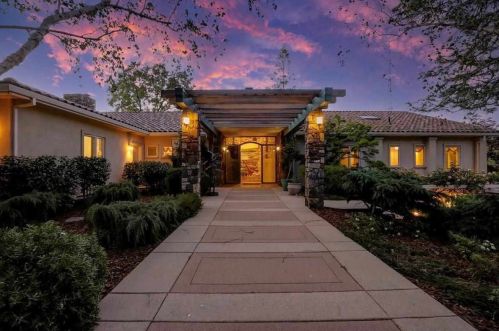 15826 Indian Springs Rd, Lake Wildwood, CA 95946-9252