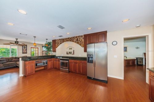 2152 75th Way, Saint Petersburg FL  33710-3846 exterior