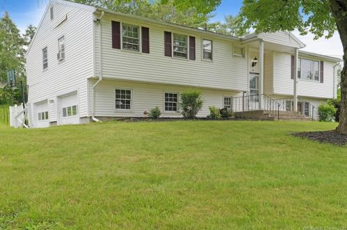 18 Old Village Rd, Bloomfield, CT 06002-1830