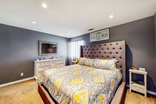 43123 Fleetwood Dr, Lancaster CA 93535-5213 exterior