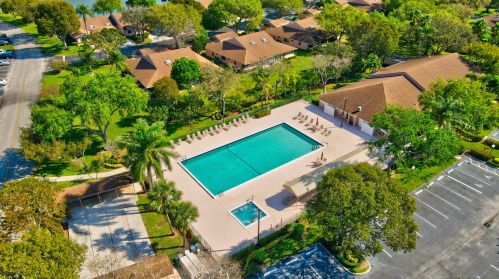 8425 Springlake Dr, Boca Raton FL  33496-4904 exterior