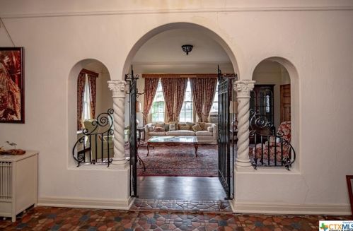 501 Vine St, Victoria TX exterior