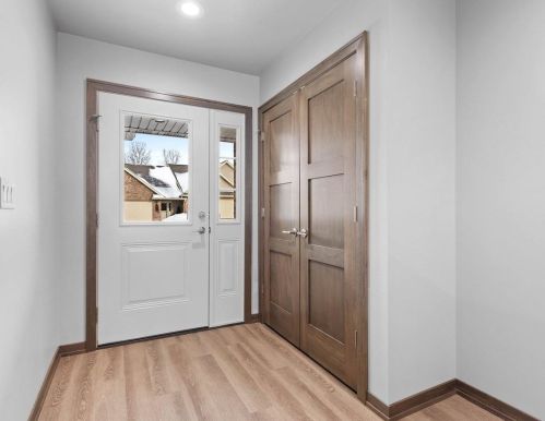 2443-2 Remington Rd, Green Bay, WI 54302-4448