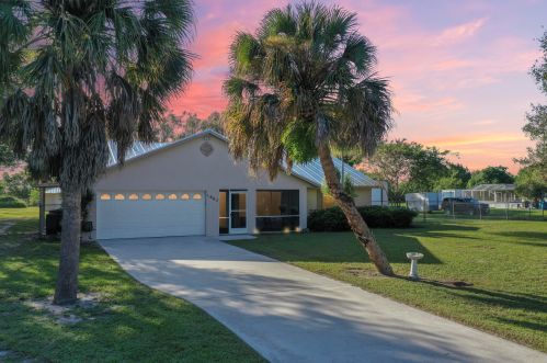 1665 Cody Ln, Fort Pierce, FL 34945-4120