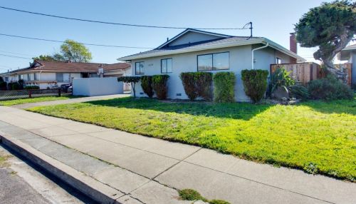 14229 Santiago Rd, San Leandro, CA 94577-6527