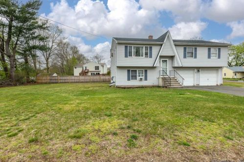 30 Wheeler Ln, Plainville, CT 06062-1308