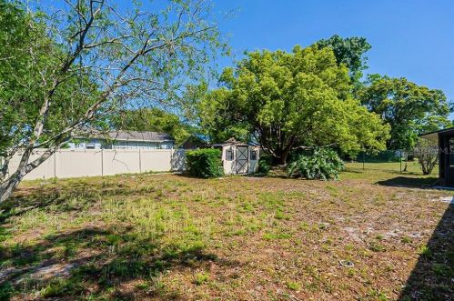 2049 El Campo Ave, Deltona FL  32725-3204 exterior