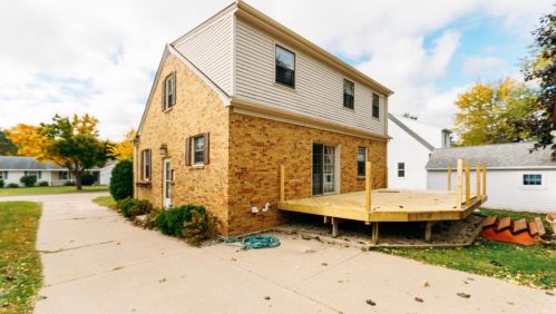 1448 Dousman St, Green Bay, WI 54303-3126