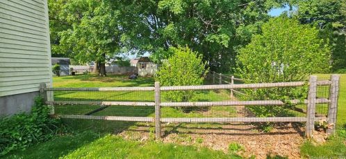 90 Wellman Rd, Manchester CT  06040-5542 exterior