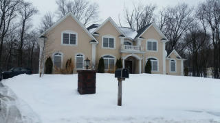 7 Godwin Ter, Chestnut Ridge, NY 10952-5121