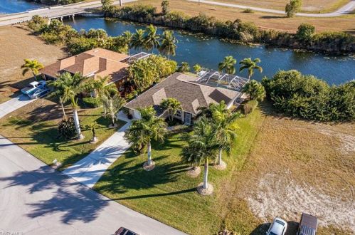 2426 15th St, Cape Coral, FL 33993-4900