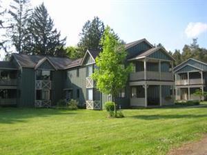 4827 Lake Rd, Mayville, NY 14757-9518