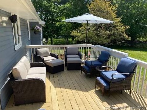 7 School Rd, Manchester, CT 06043-7813
