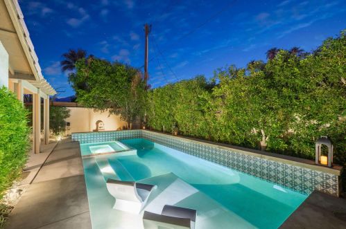 51915 Avenida Alvarado, La Quinta CA  92253-3190 exterior