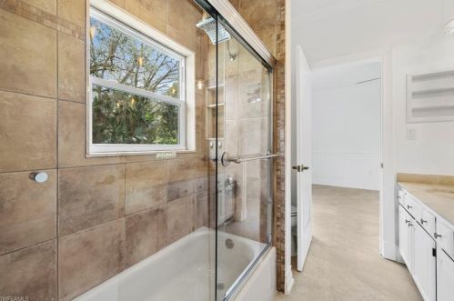 2291 Oakes Blvd, Naples FL  34119-1371 exterior