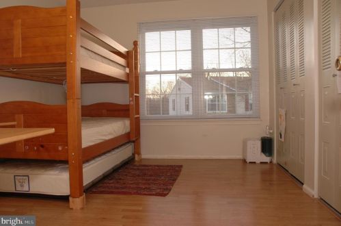 37 Hemlock Ct, Trenton NJ  08619-4629 exterior