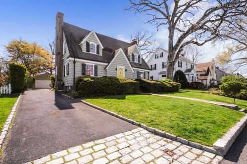 16 Vassar Pl, Scarsdale, NY 10583-4912