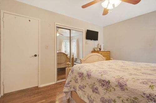 429 Hillside Ave, West Sayville NY  11796-1205 exterior