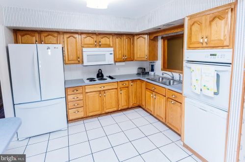 223 Meadow Dr, Yardley PA  19067-1311 exterior