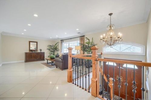 13 Babbling Brook Ln, Airmont, NY 10901-3132