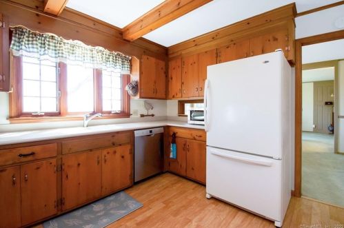 58 Notch Rd, Manchester CT  06043-7421 exterior