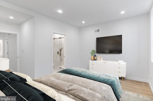 310 Mckean St, Philadelphia PA  19148-2630 exterior